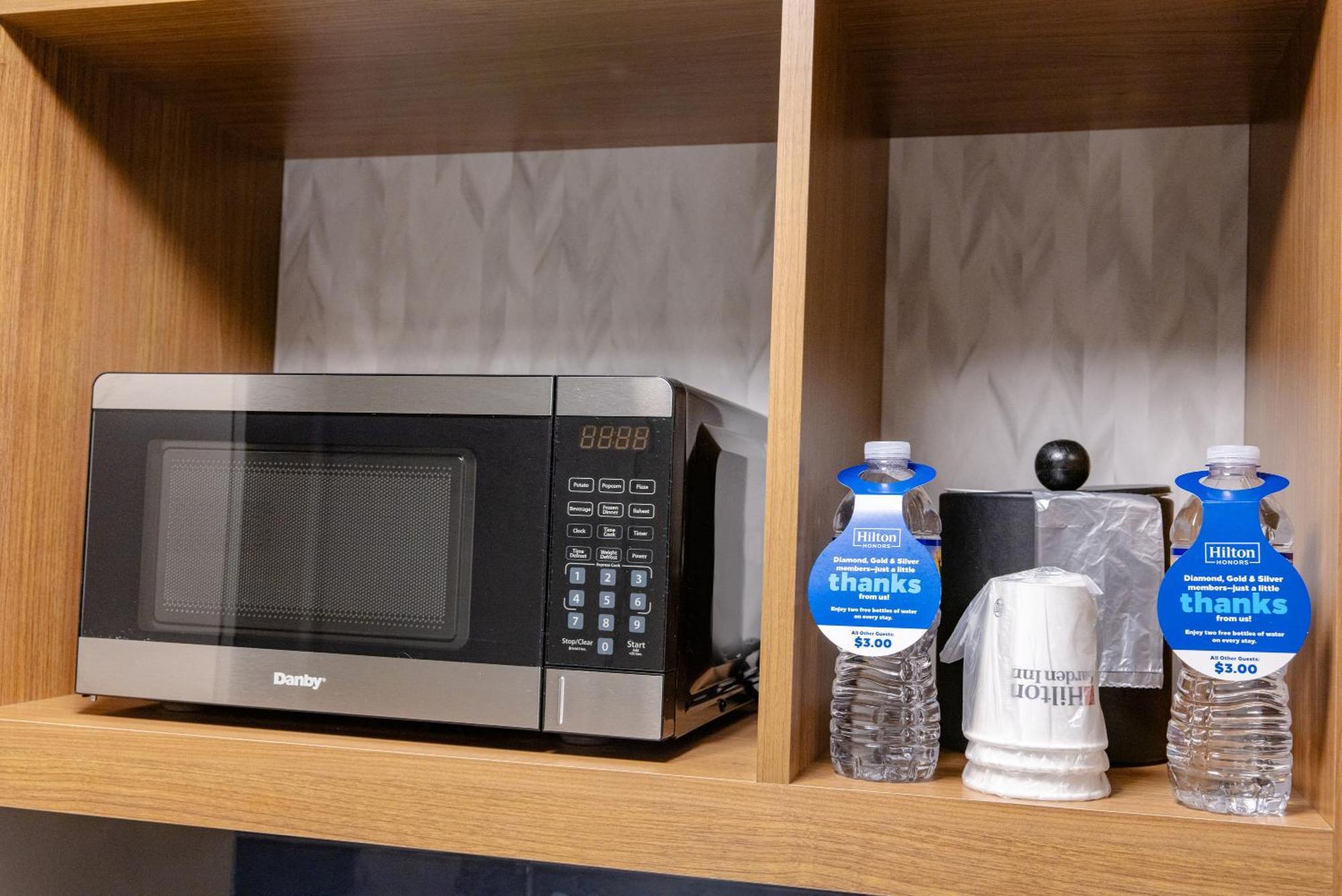 Hilton Garden Inn Lakewood Kültér fotó